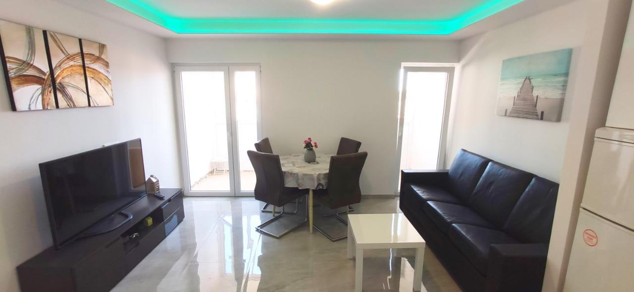 Dolores Apartment *